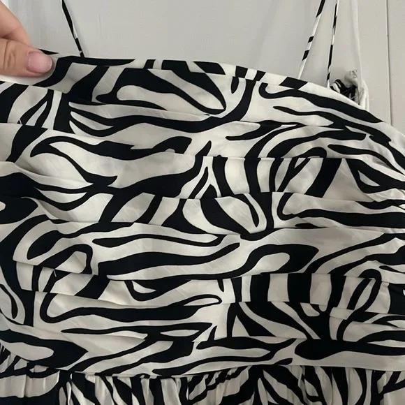 La Ligne Sofia dress in zebra print size medium - Picture 6 of 12